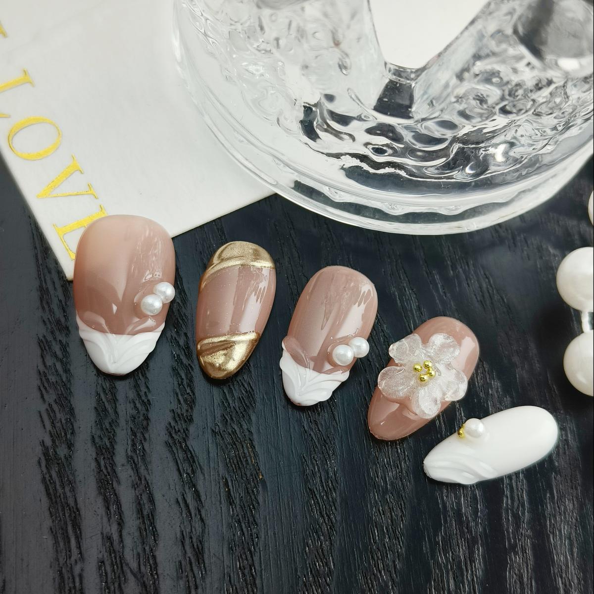 Lady Must-have