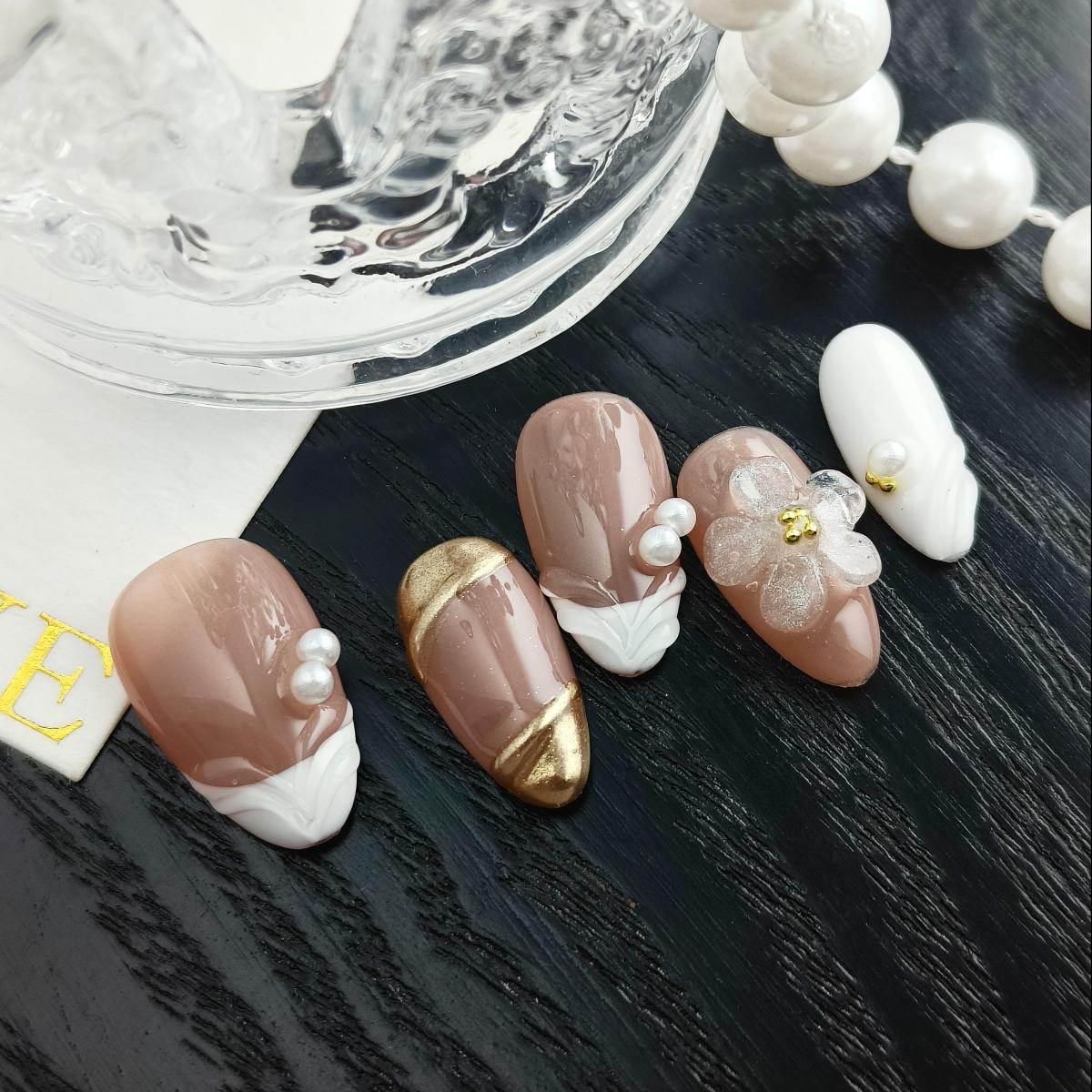 Lady Must-have