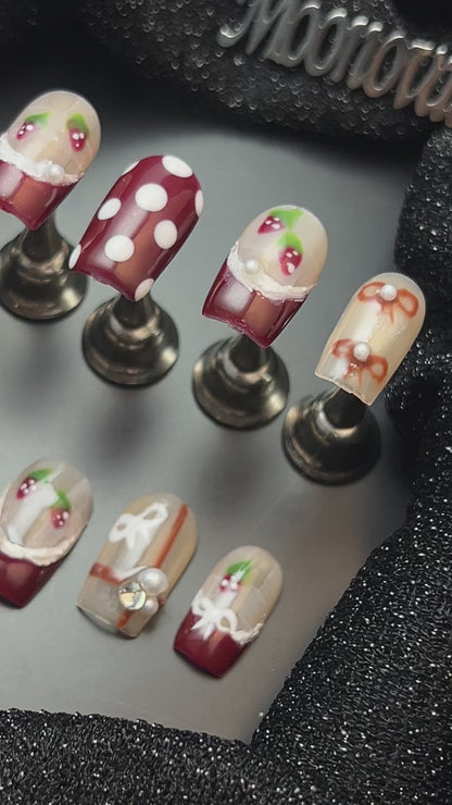 Snowy Strawberry (F179)